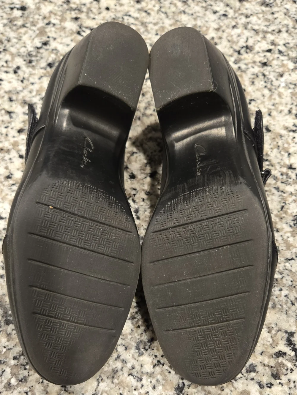 CLARKS EMILY CLOVER MARY JANE BLOCK  HEEL PUMPS. SIZE 8 .5. BLACK.